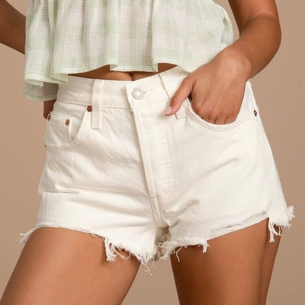 Levis 501 Women White Cutoff Denim Shorts Size 32 High Rise Button Fly Raw Hem
